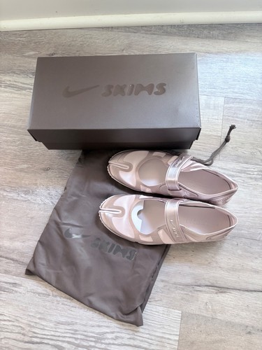 New box nike skims - skims, satin