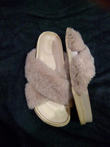 Women carvela flip - flops, pink