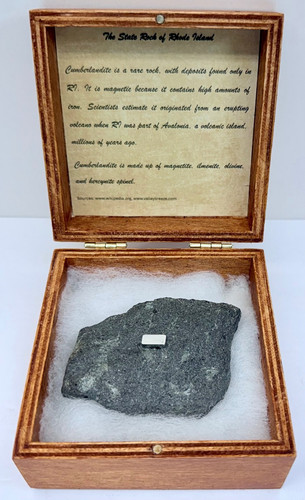 Cumberlandite specimen 110g - cumberlandite,