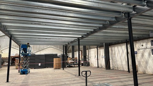 Mezzanine floor 12m - mezzanine, x