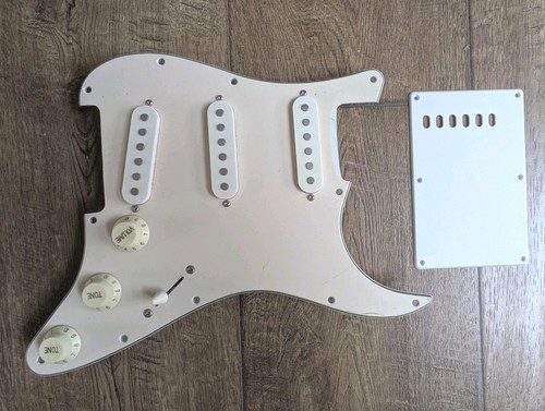Genuine squier strat white - genuine, se