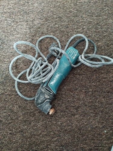 Makita tm3000c 240v - 240v, corded