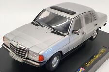 Revell 1/18 Scale Diecast Model Car - 08889 Mercedes Benz 230 E Silver