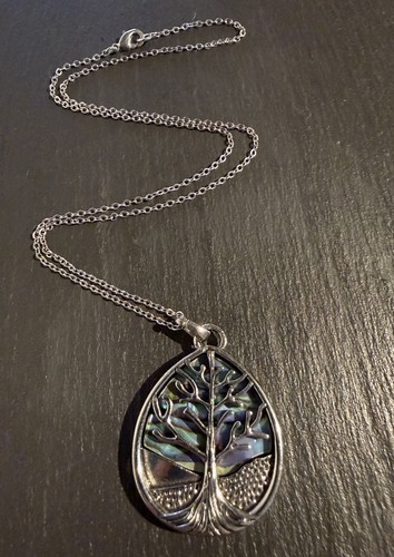 Silver tone necklace - silver,