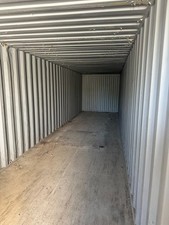 40ft shipping container/ storage unit 