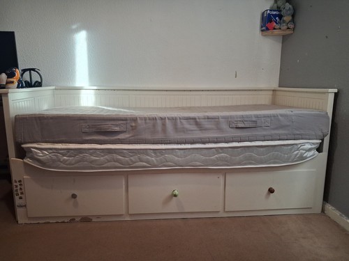 Ikea day bed - day, 2