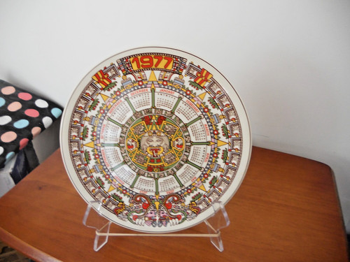 Vtg wedgwood calendar plate - vtg,