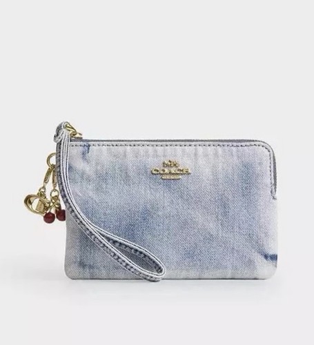 Nwt coach corner zip wristlet - corner,