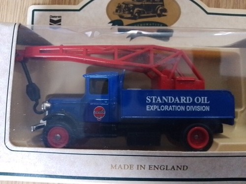 Lledo mack overhead - mack, crane