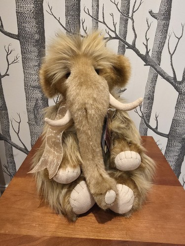Charlie bears tusk - charlie, mammoth