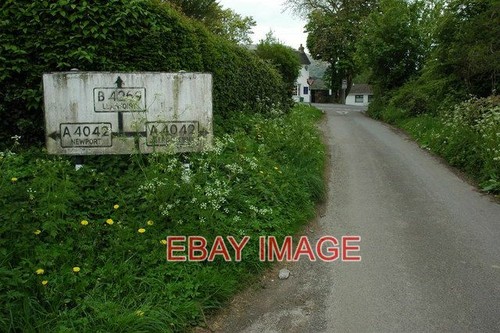 Photo old road sign - road, llanellen