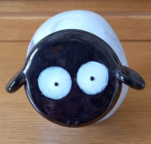 Caithness glass ewe sheep - ewe,