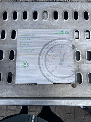 Gas cylinder pressure
