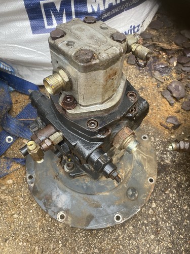 Thwaites ton dumper oil - oil, pump