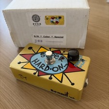 ZVEX Super Hard On, hand