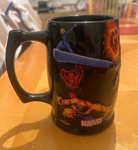 Marvel superheroes black 330ml - superheroes,