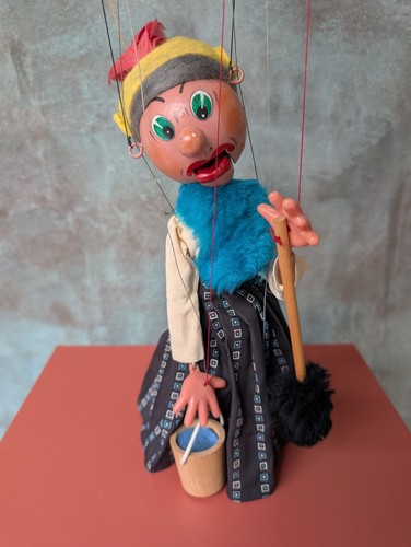 Pelham puppets old lady type - lady,