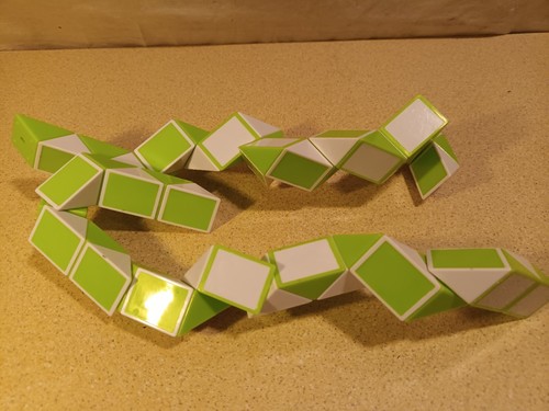 Speed snake twist puzzle - speed,