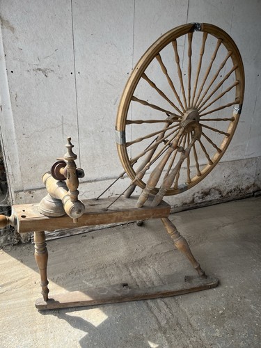 Vintage beech spinning - spinning, wheel