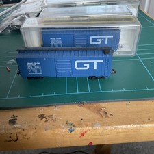 Micro Trains 3712  N Gauge Box Car Grand Trunk Western rake of two 