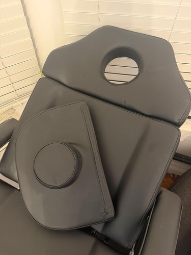 Adjustable beauty bed with