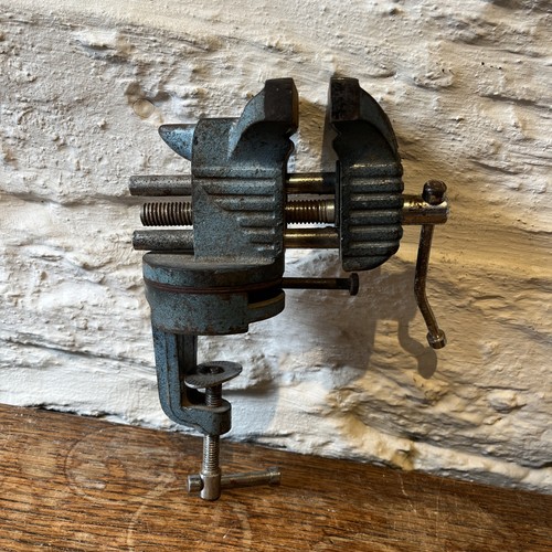Small modelers bench vice - , with