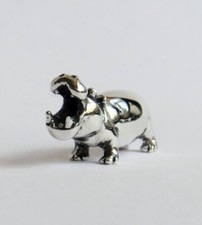 Hippo yawning figurine, solid