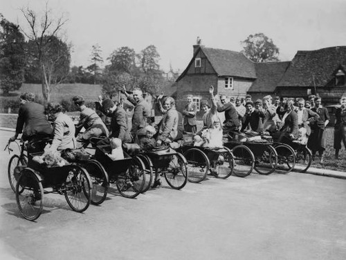 Baby carrying tricycles race - carrying,