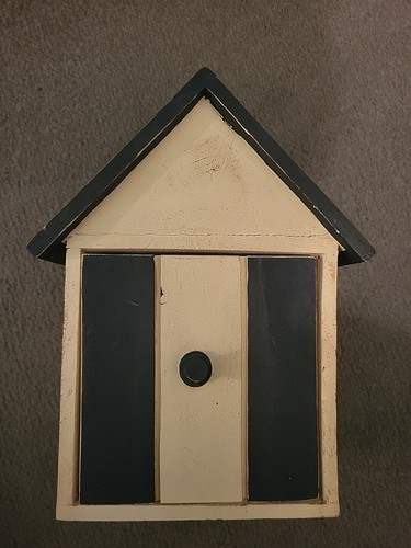 Wooden beach hut - hut, box