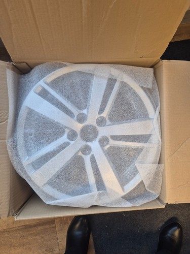 Polo inch brand new - vw,