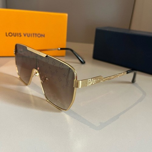 Louis vuitton gold - louis, gold-frame