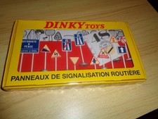 Rare DINKY TOYS PANNEAUX DE SIGNALISATION ROUTIERE 593  ROAD SIGNS -  NEW IN BOX
