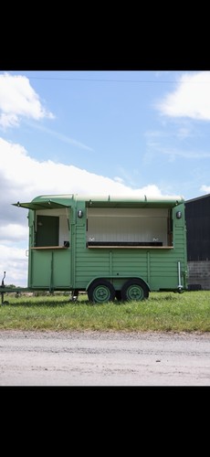 Rice horse trailer - horse,