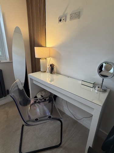 White freestanding makeup - freestanding,