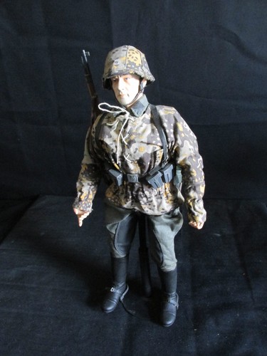Dragon 6th scale figures - ,