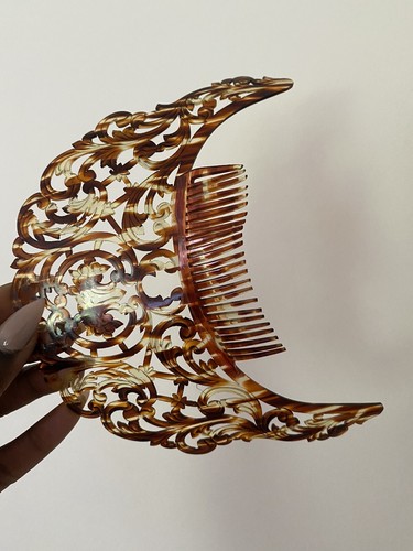 Vintage art deco hair comb - art,
