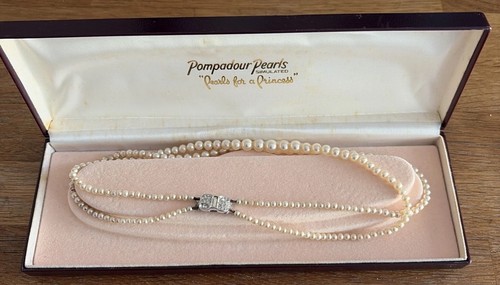 Pompadour pearls simulated - pompadour,