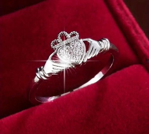 Silver tone claddagh - tone,