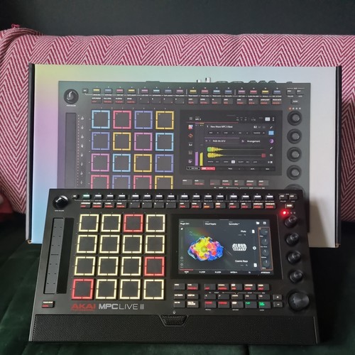 Akai mpc live iii - akai,