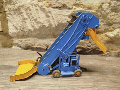 Vintage dinky toys elevator - dinky,