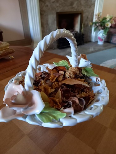 This vintage capodimonte - this,