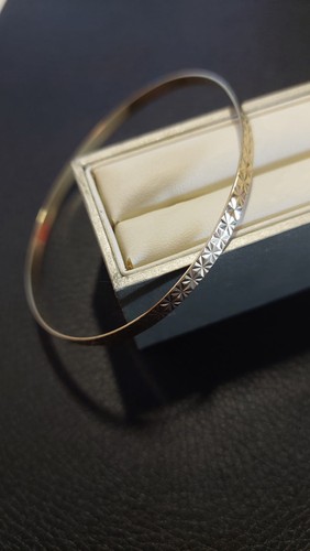 9ct yellow gold star - yellow, detail