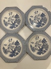 Willow pattern dinner - pattern, plates