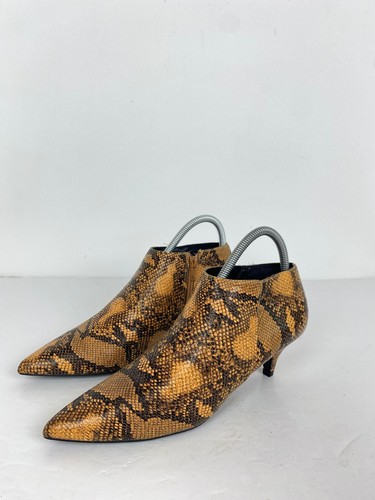 New look mustard - look, snake
