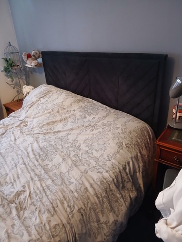 Kingsize bed with - bed, remote