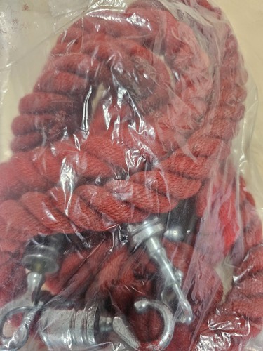 Twisted red queue barrier - 1.5m,