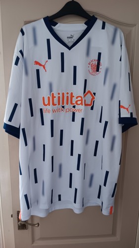Blackpool away shirt 2022 - blackpool,