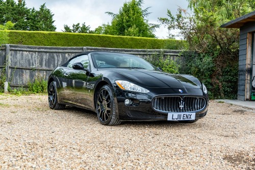 2011 maserati grancabrio 7i - 2011,