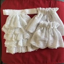 Jabot cravat and wrist cuffs