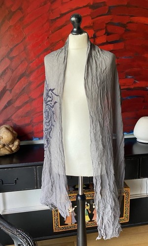 Echo stunning heavily - stunning, beaded